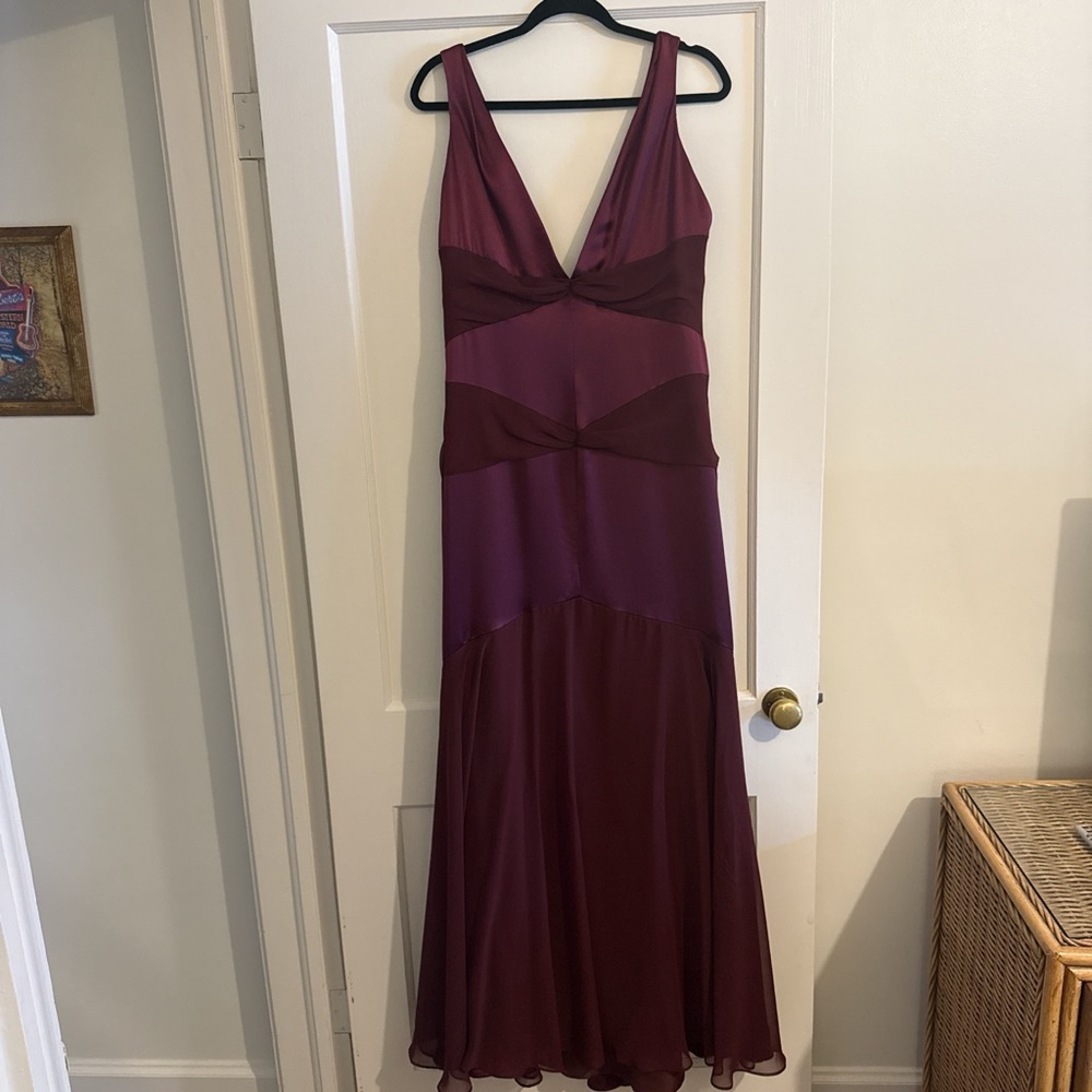 Vera Wang Plum and Wine Satin V-Neck Evening Gown